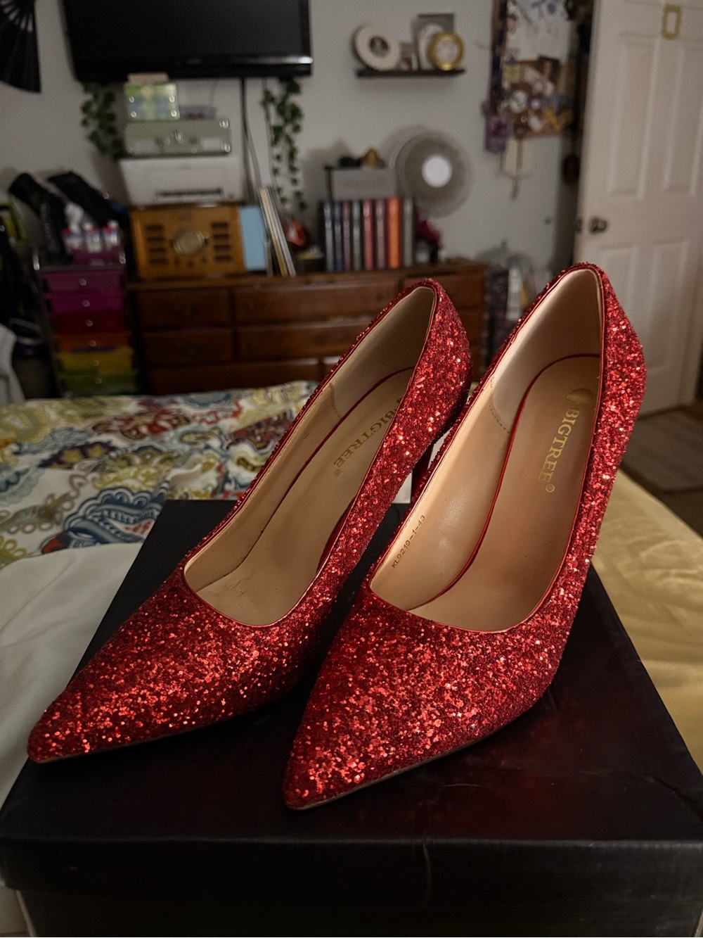 Red Glitter Pointed-Toe High Heels - Women